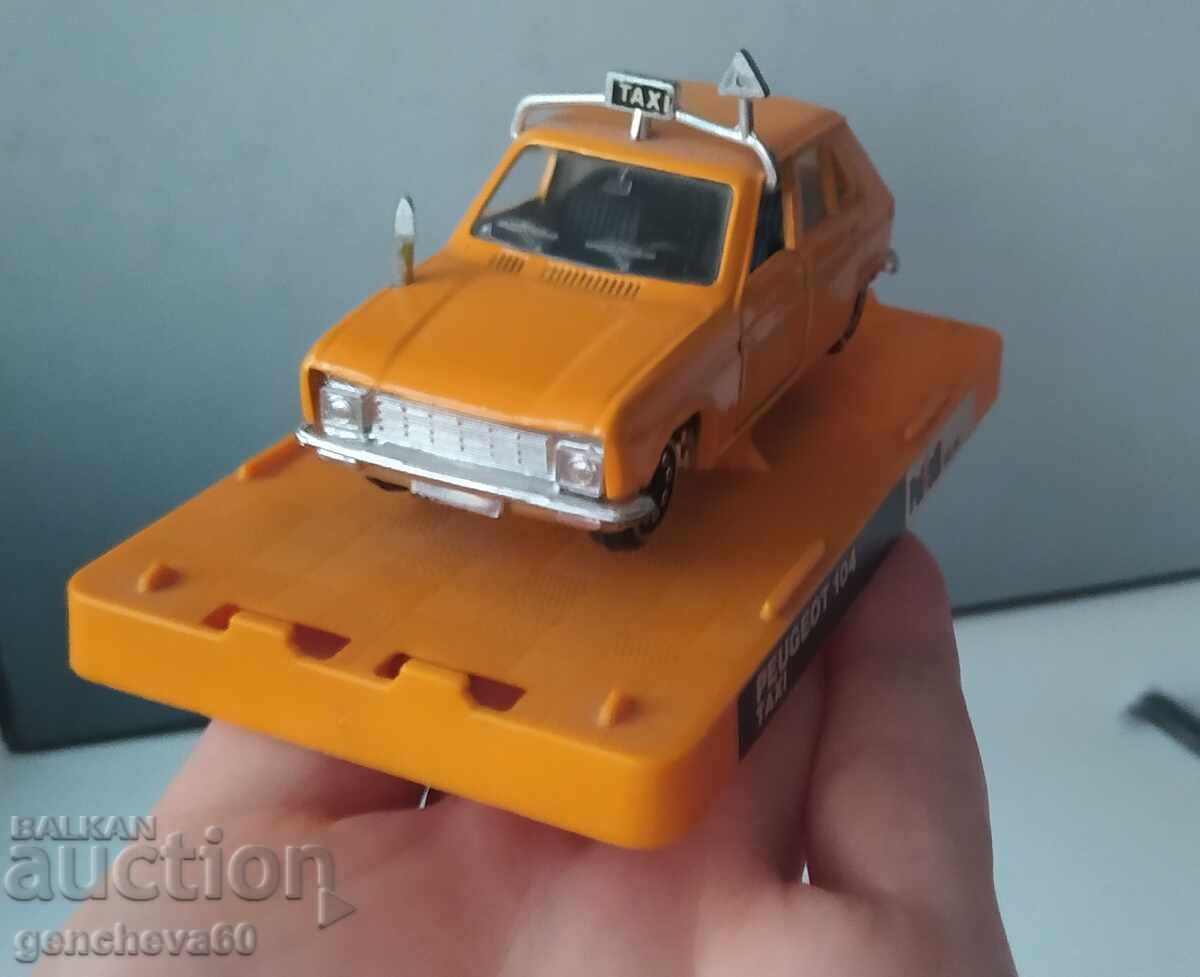 Licitație PEUGEOT 104 TAXI - mașină de colecție din metal