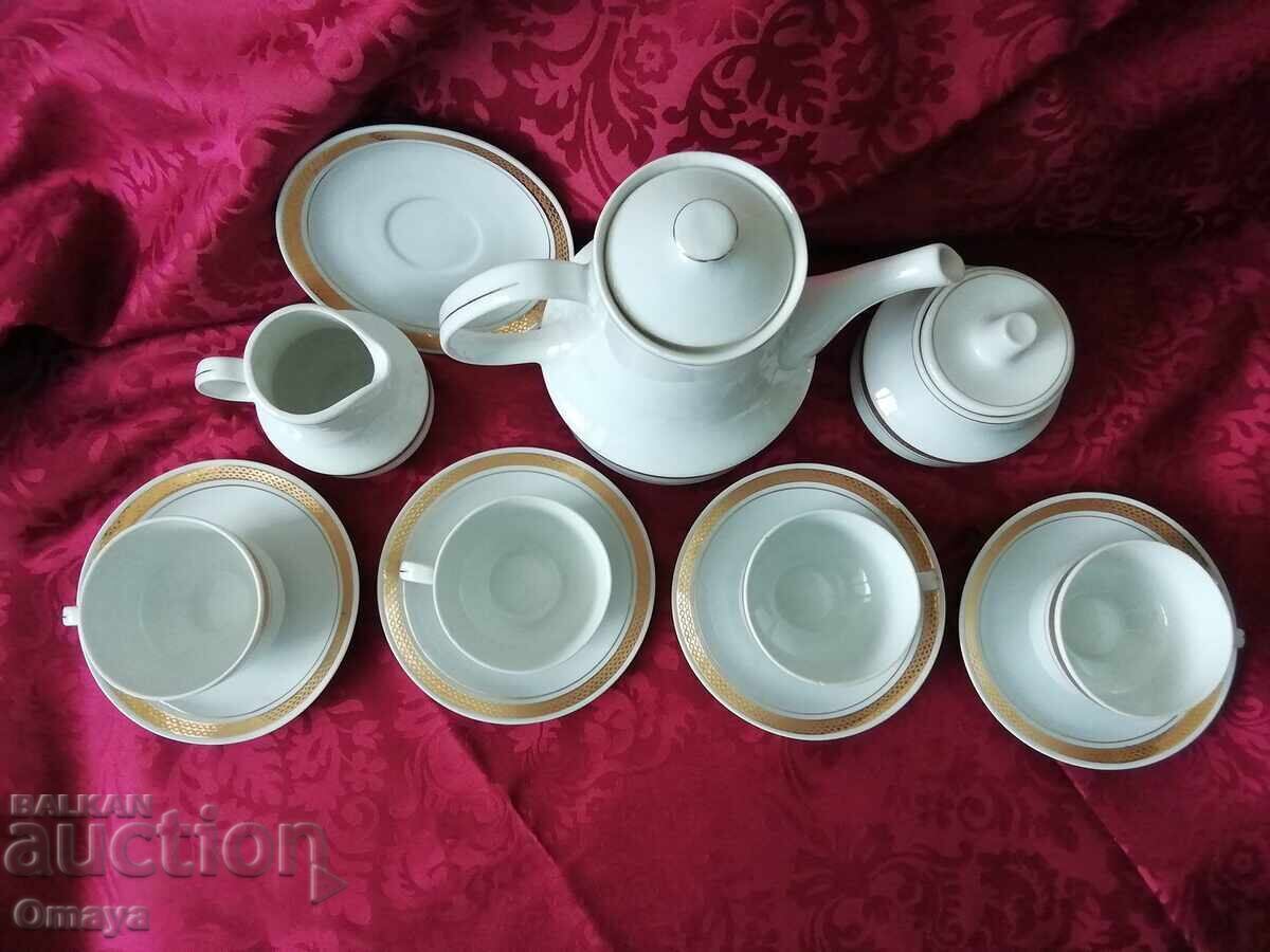 Vechi serviciu de ceai din porțelan bulgăresc cu preț € 12.00 | 23.47 BGN