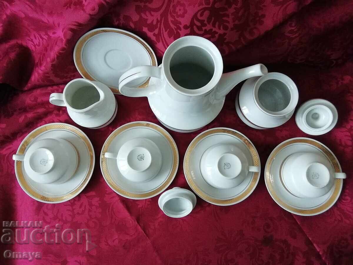 Licitație Vechi serviciu de ceai din porțelan bulgăresc