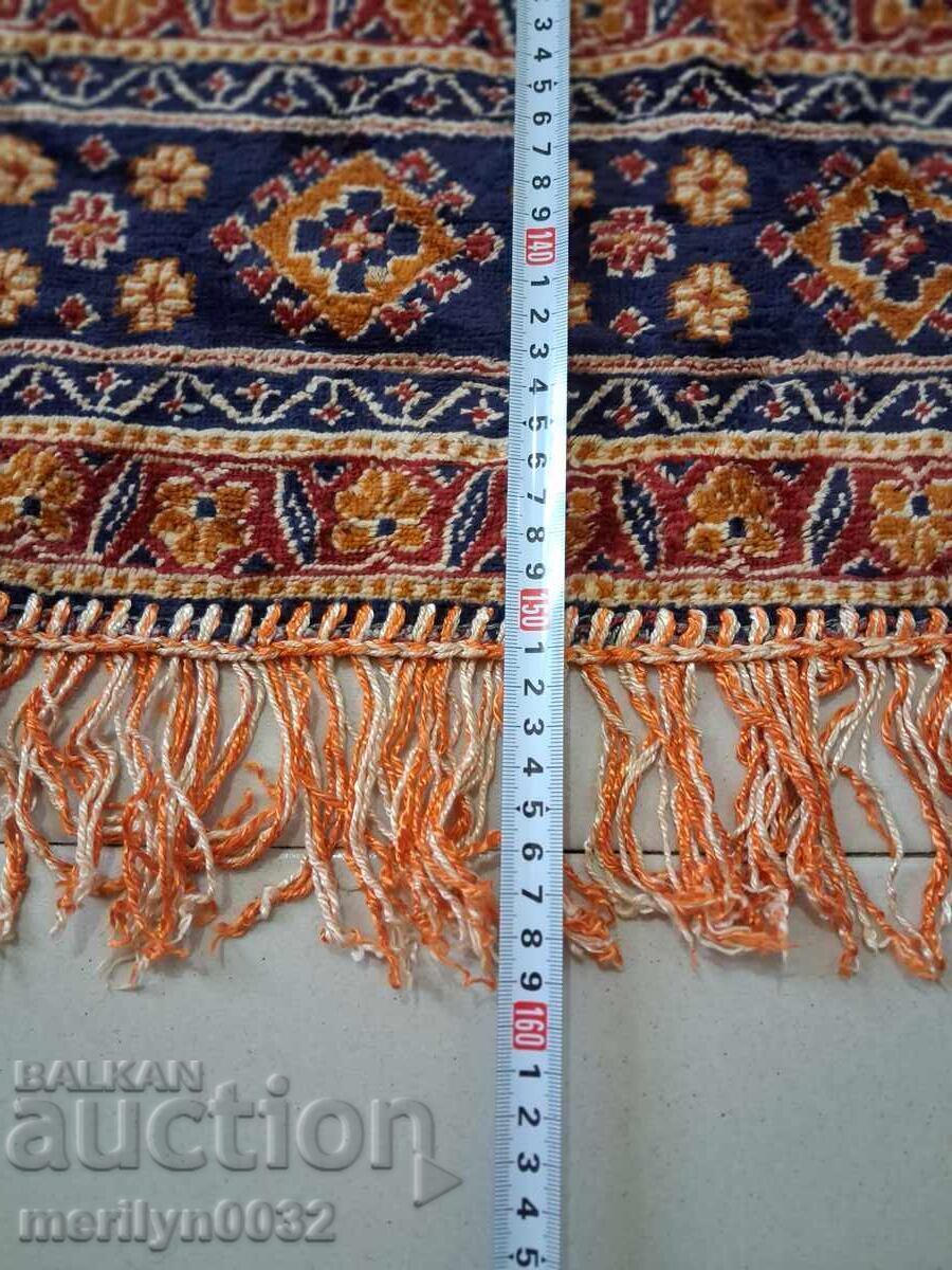 Licitație Față de masă colorată din perioada socialistă RPB 180/160 cm Licitație Față de masă colorată din perioada socialistă RPB 180/160 cm