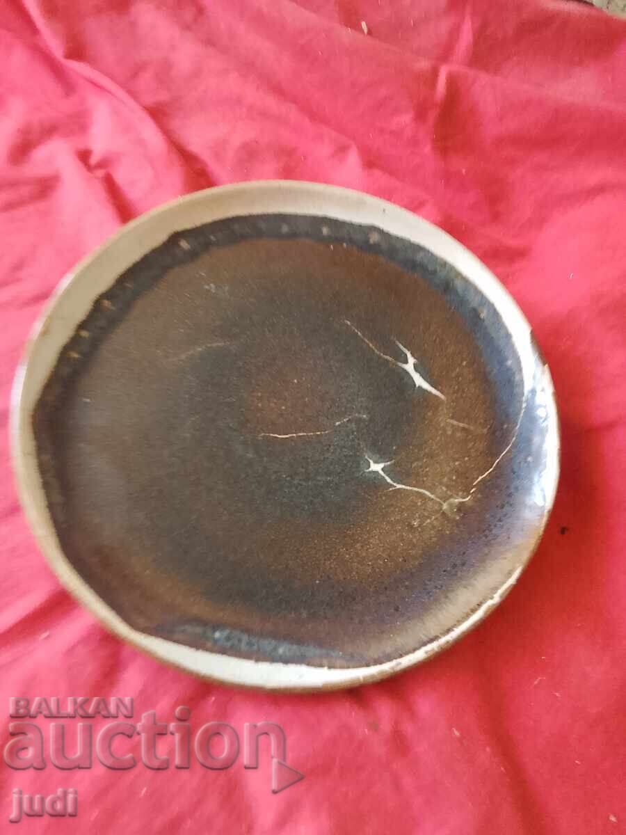 Farfurie veche din ceramică franțuzească Farfurie veche din ceramică franțuzească