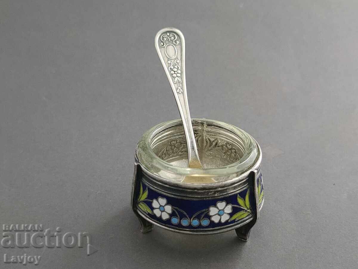 Licitație Vas rusesc emailat pentru caviar Licitație Vas rusesc emailat pentru caviar