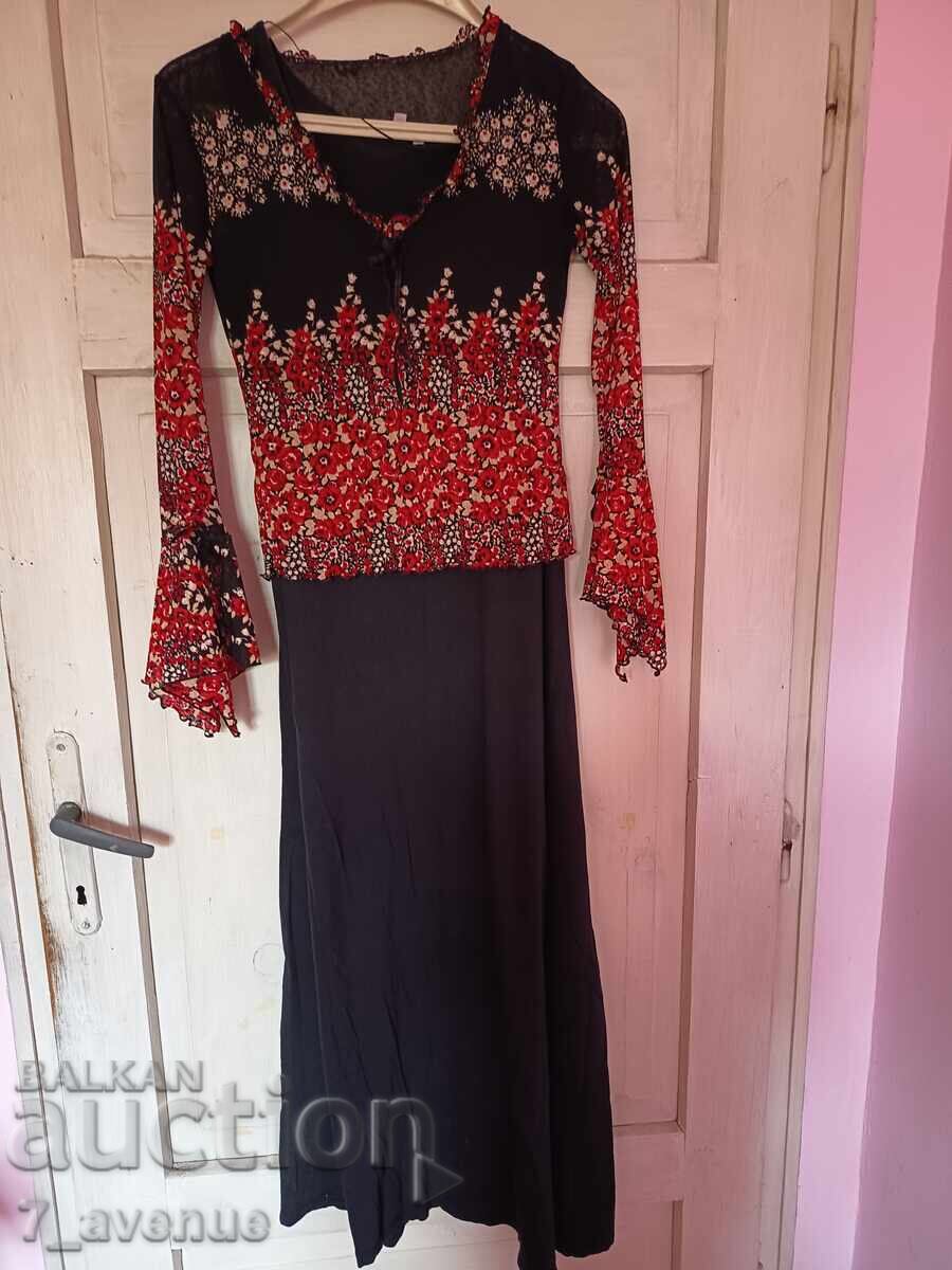 ROCHIE, neagră ++++- unicat cu preț € 15.00 | 29.34 BGN ROCHIE, neagră ++++- unicat cu preț € 15.00 | 29.34 BGN