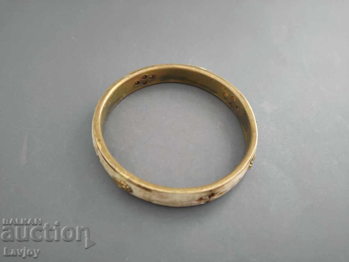 Bratară retro din os șlefuit cu preț € 10.00 | 19.56 BGN Bratară retro din os șlefuit cu preț € 10.00 | 19.56 BGN