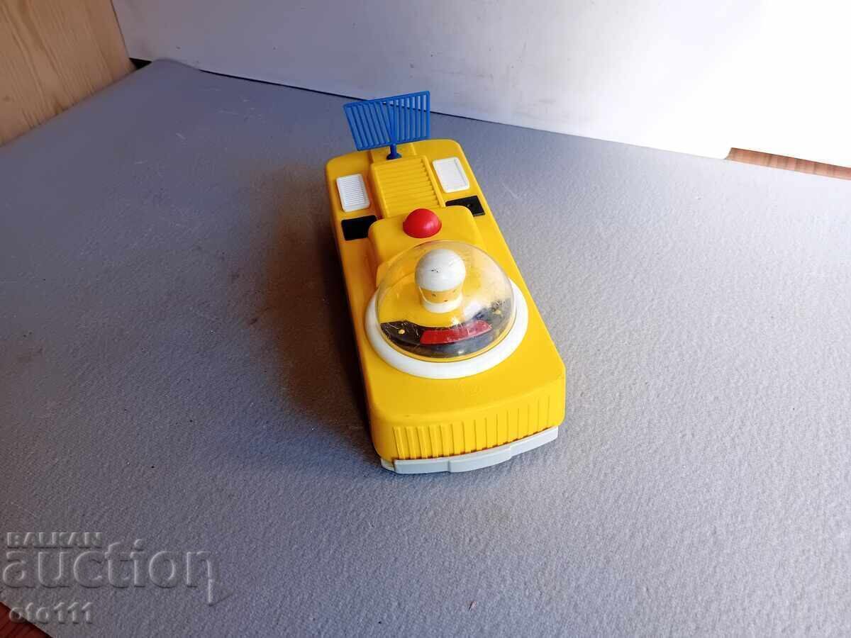 VECHIA VECHIĂ DE JUCĂRIE VECHIA VECHIĂ DE JUCĂRIE