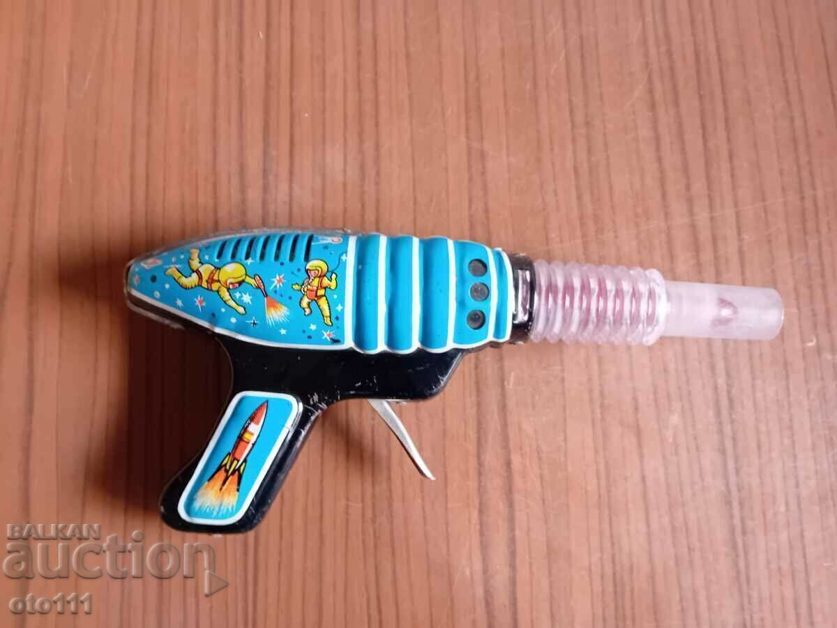 Auction  OLD TOY SPACE GUN