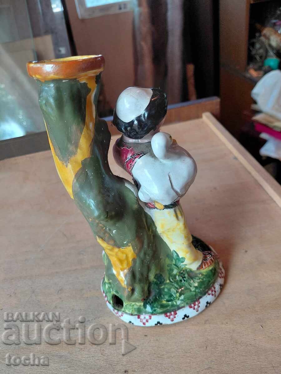 Licitație A 2-a figurină - vază, porțelan, ceramică