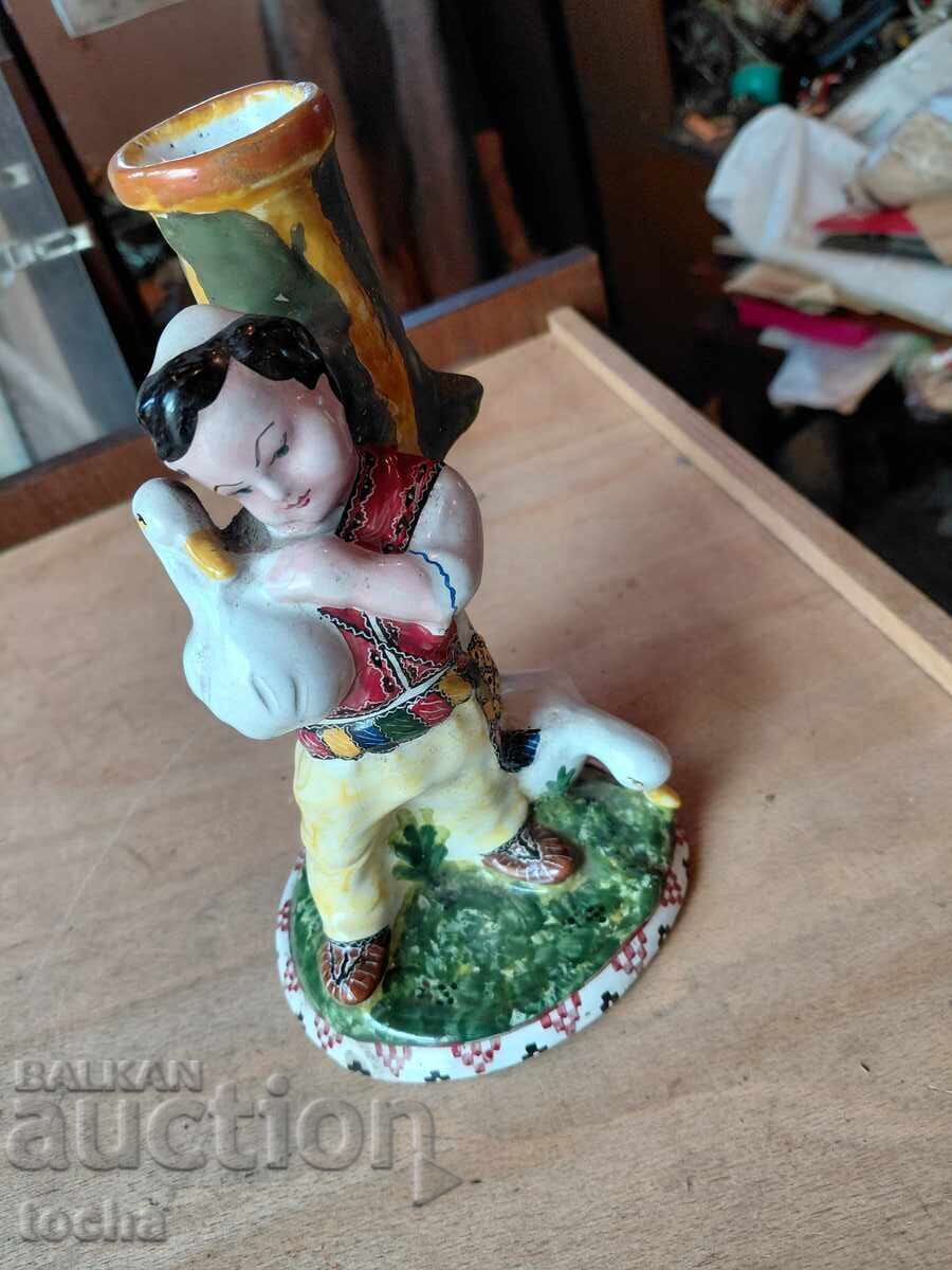 A 2-a figurină - vază, porțelan, ceramică