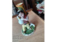 A 2-a figurină - vază, porțelan, ceramică