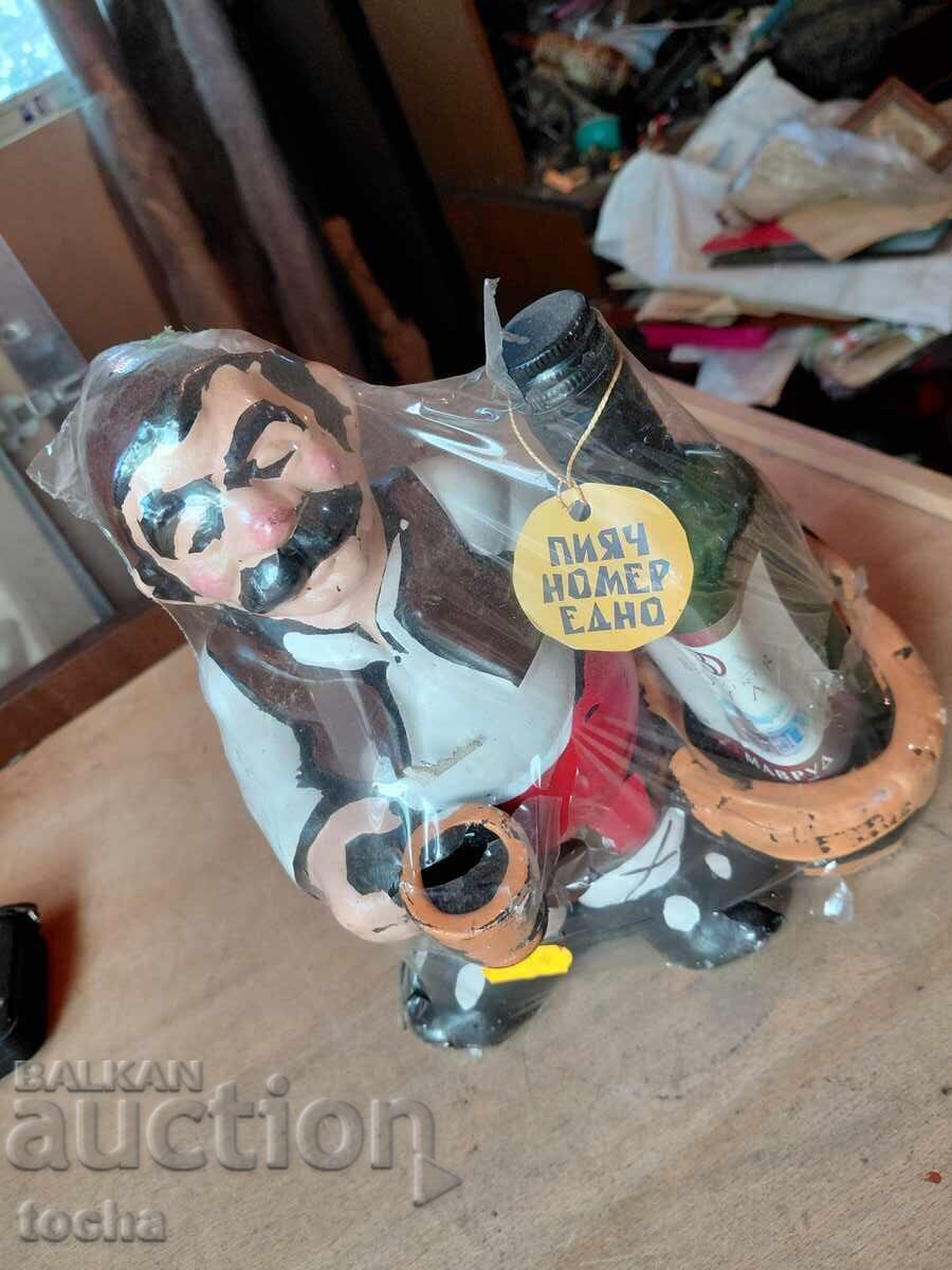 Figurină ceramică „Bețivul”