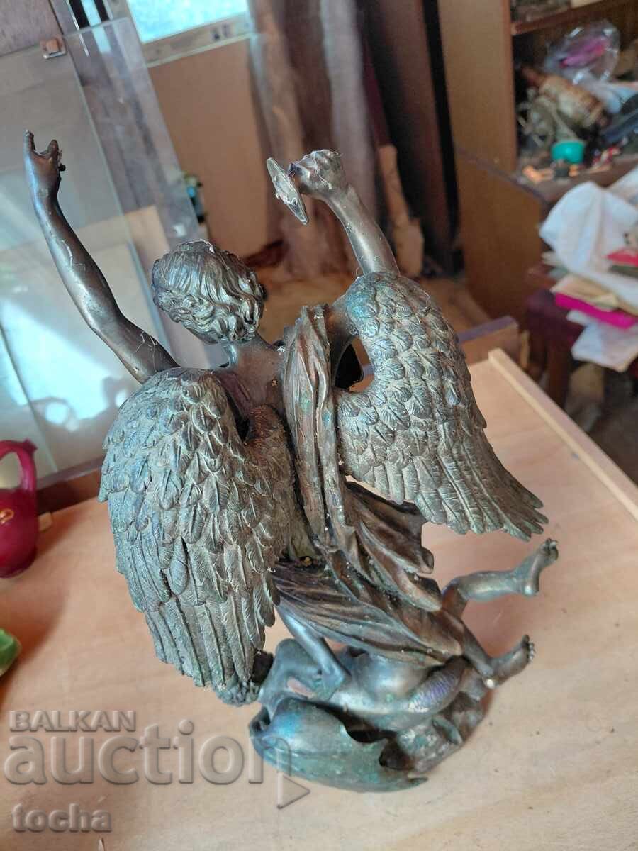 Licitație Figurină "victoria asupra răului"
