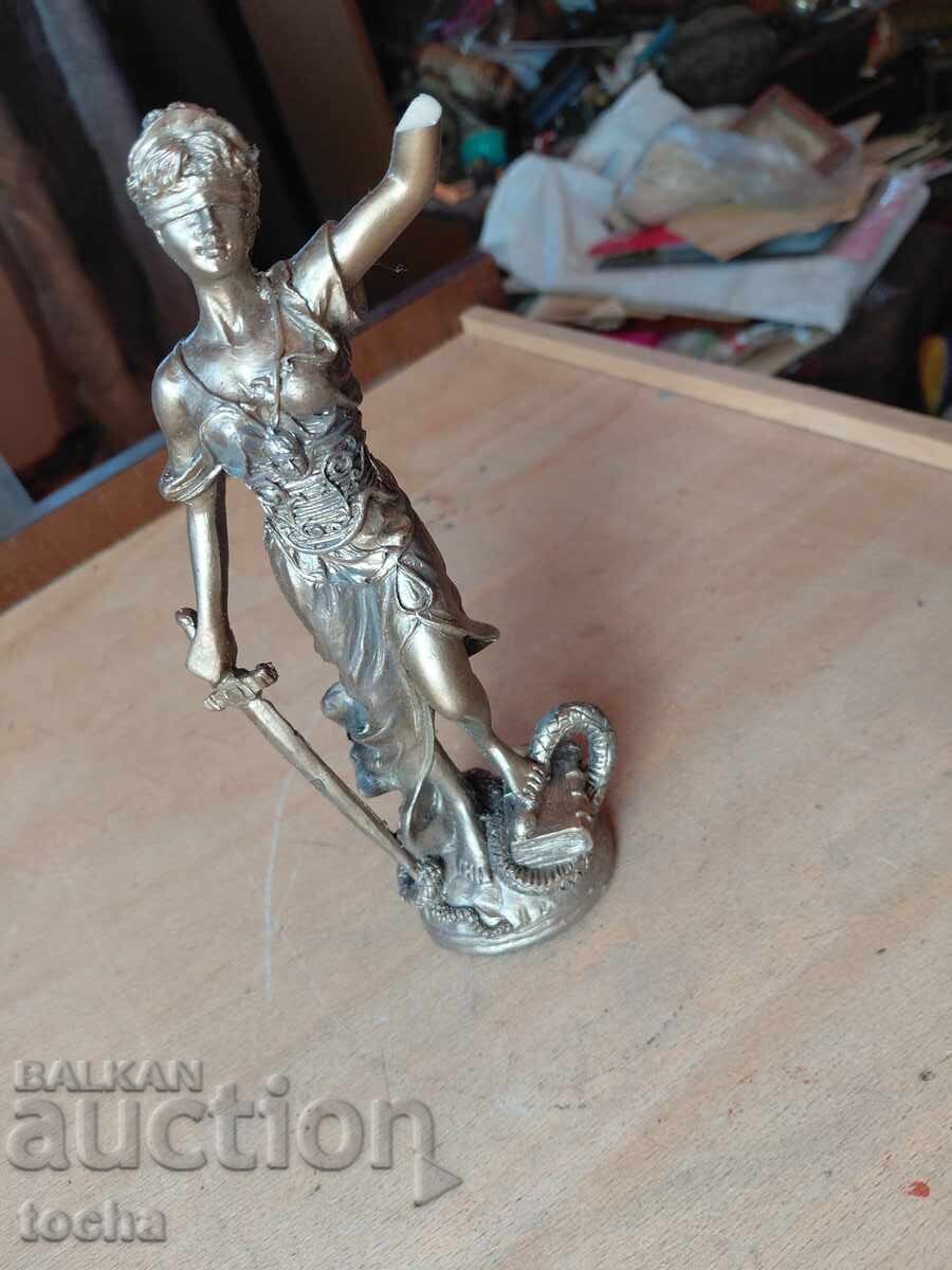 Statuetă "Themis" cu preț € 5.55 | 10.85 BGN