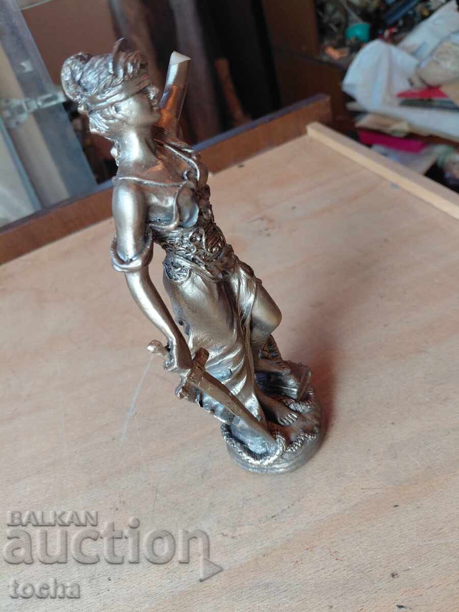 Statuetă "Themis"