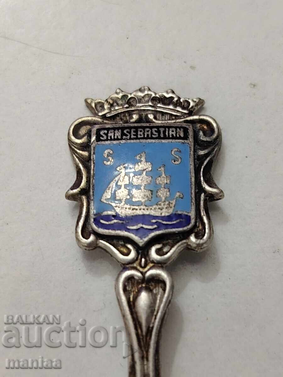 Linguriță din argint marcată cu preț € 39.00 | 76.28 BGN