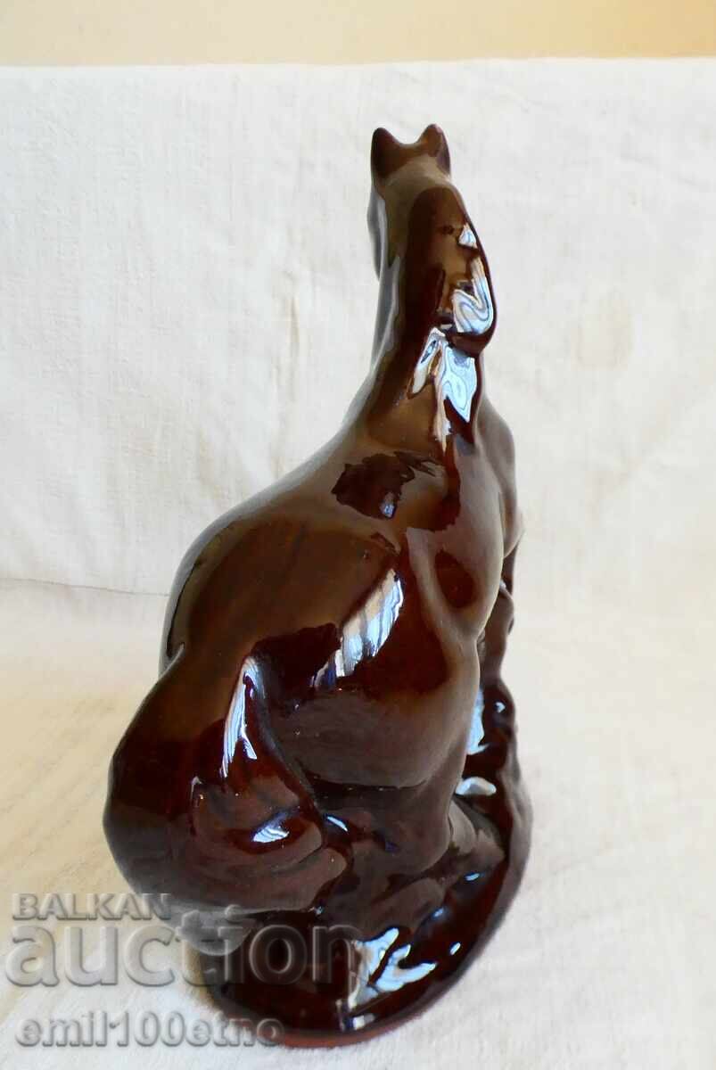 Delivery of Ceramic horse figurine