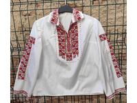 Cămașă tradițională femeiască, broderie bogată