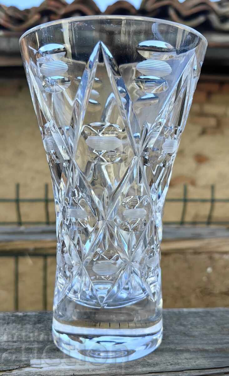 VAZĂ VECHE DE CRISTAL