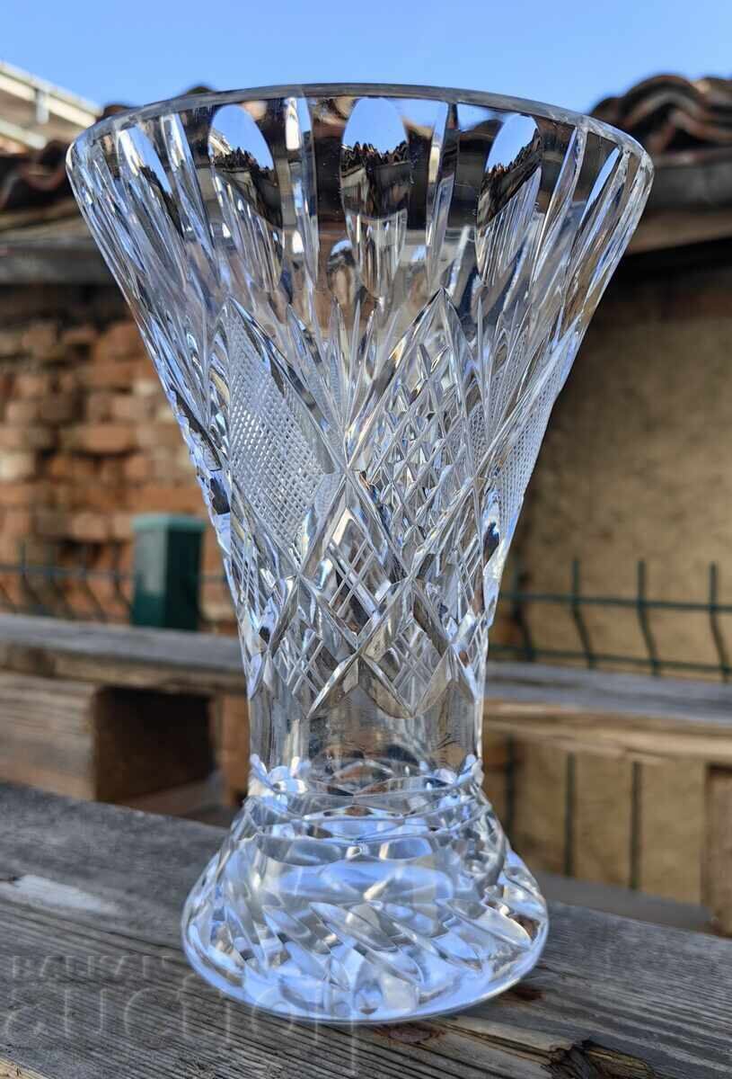 VAZĂ VECHE DIN CRISTAL, ÎN STARE BUNĂ