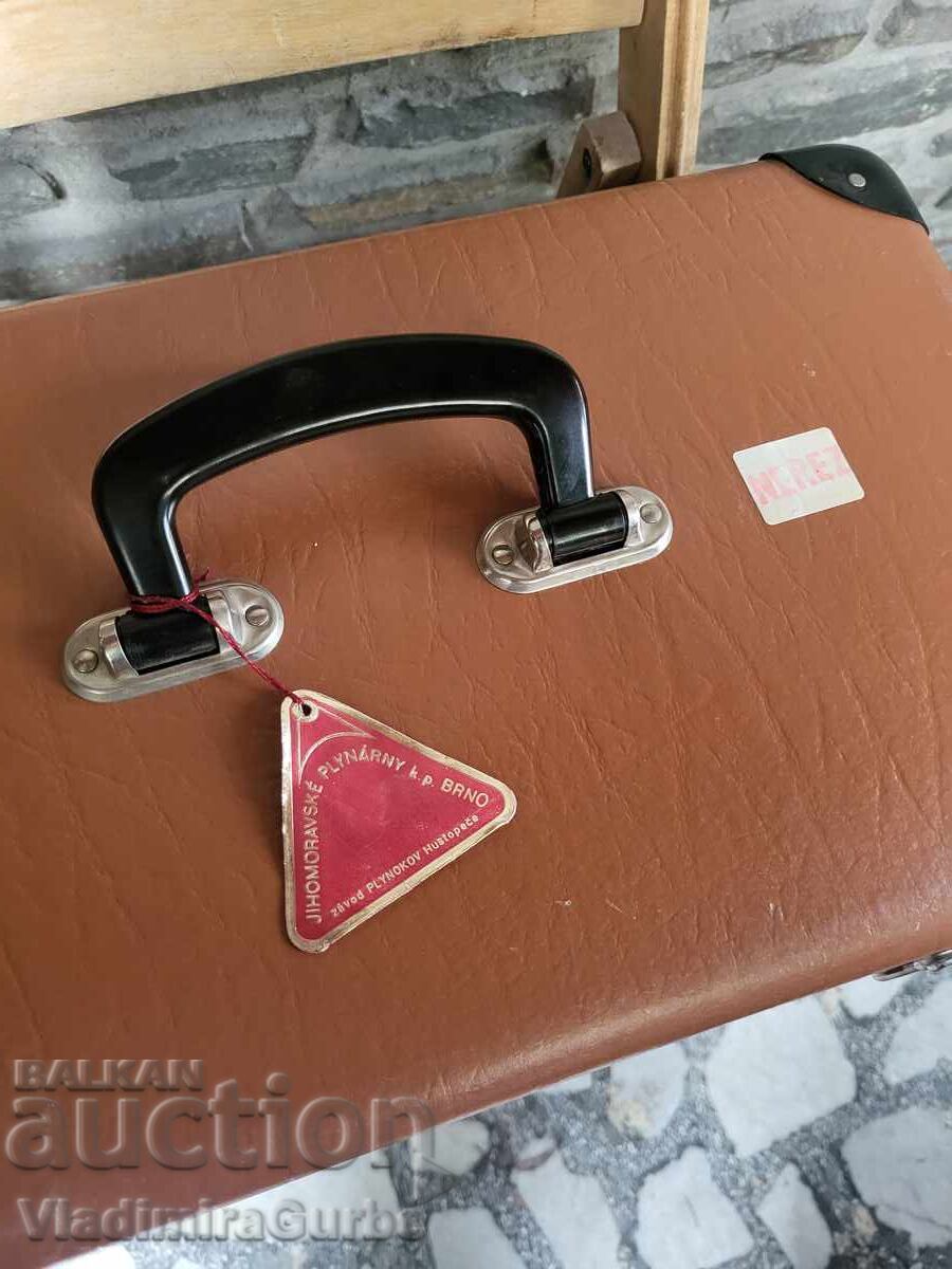 Licitație Valiză retro Palavan Propan-Butan – valiză industrială vintage Licitație Valiză retro Palavan Propan-Butan – valiză industrială vintage