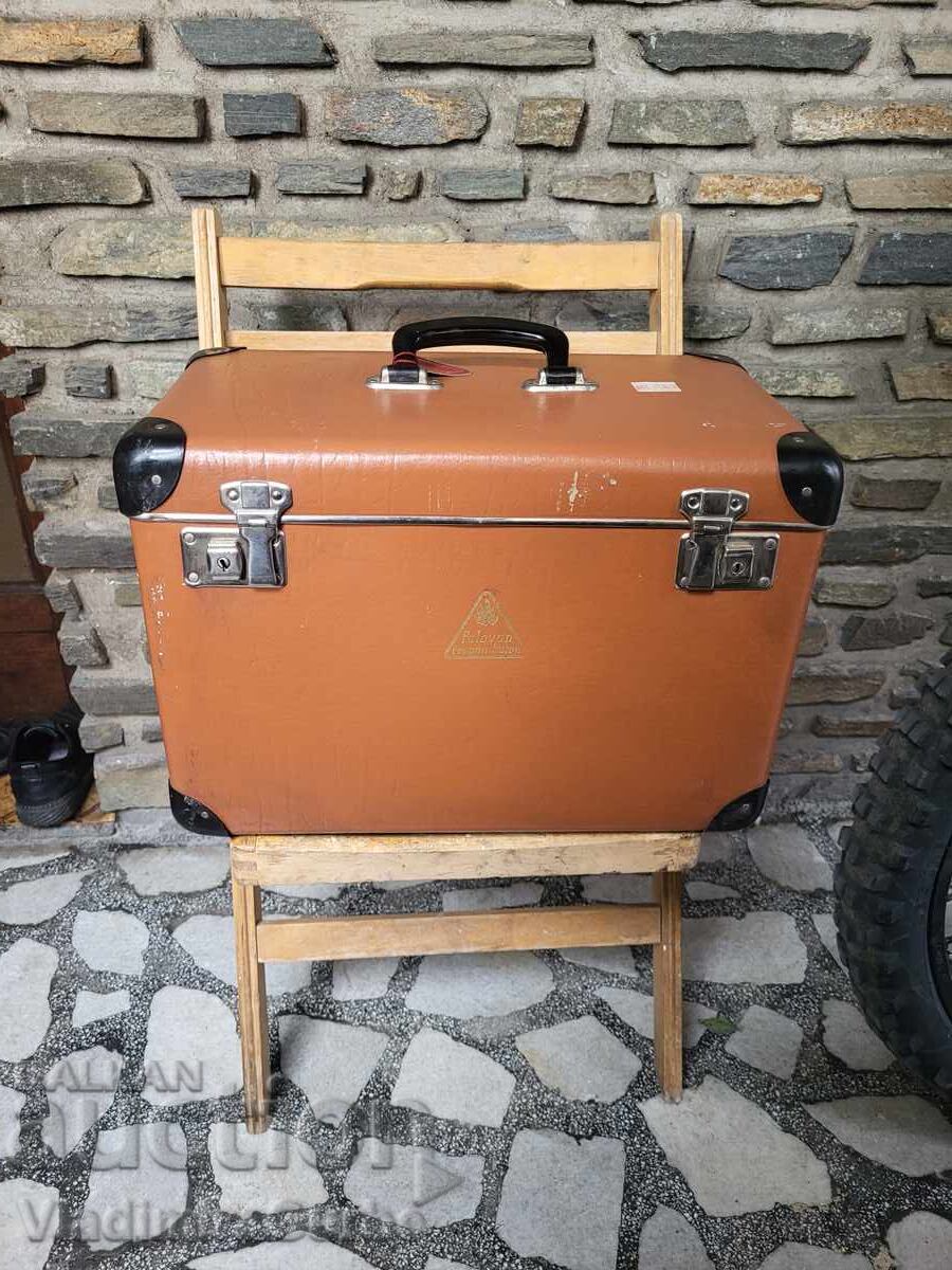 Valiză retro Palavan Propan-Butan – valiză industrială vintage Valiză retro Palavan Propan-Butan – valiză industrială vintage
