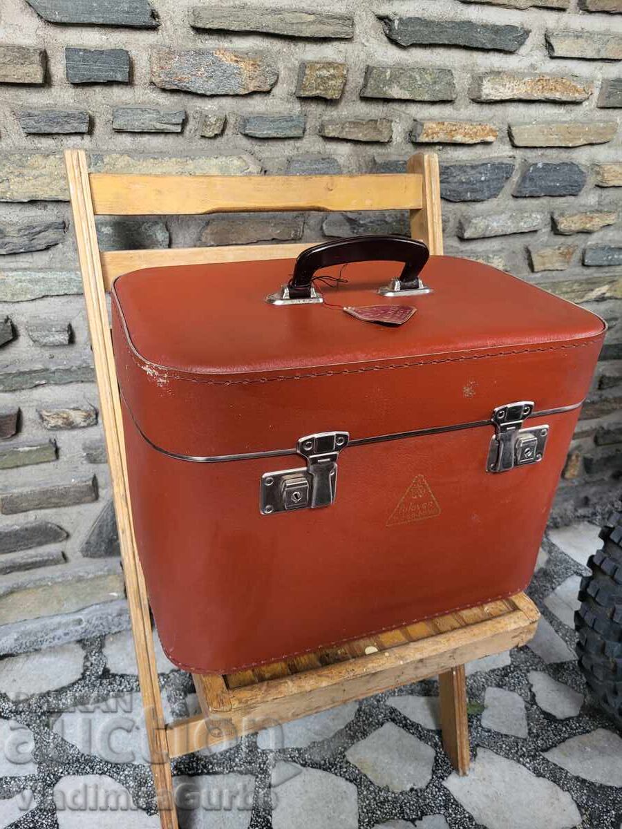 Valiză retro Palavan 85 Propan-Butan – originală de serviciu cu preț € 60.00 | 117.35 BGN