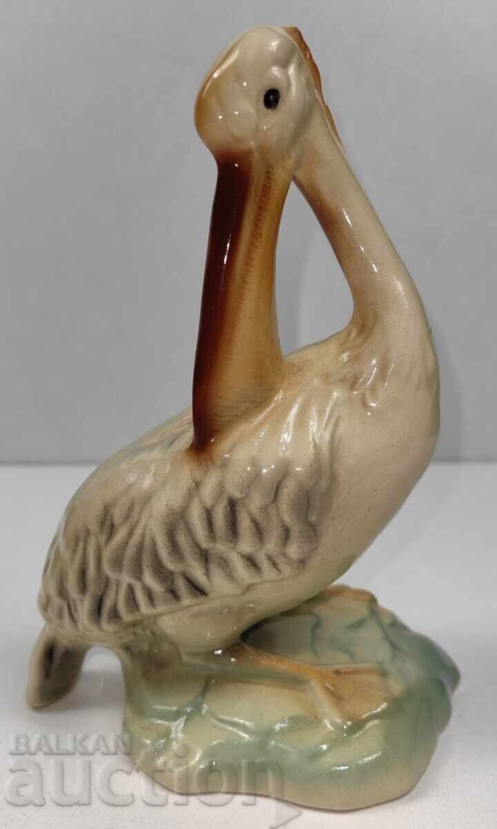FIGURINĂ DIN PORȚELAN PASĂRE PELICAN STARE BUNĂ cu preț € 17.00 | 33.25 BGN