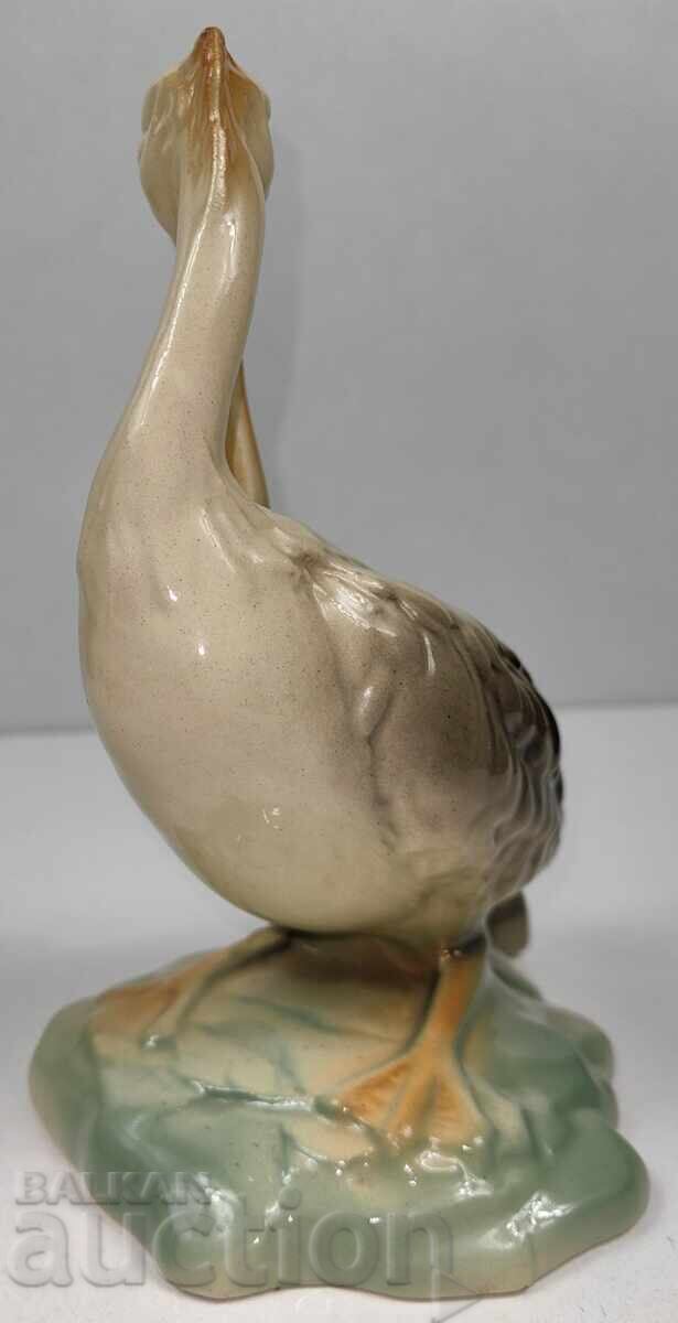 Licitație FIGURINĂ DIN PORȚELAN PASĂRE PELICAN STARE BUNĂ