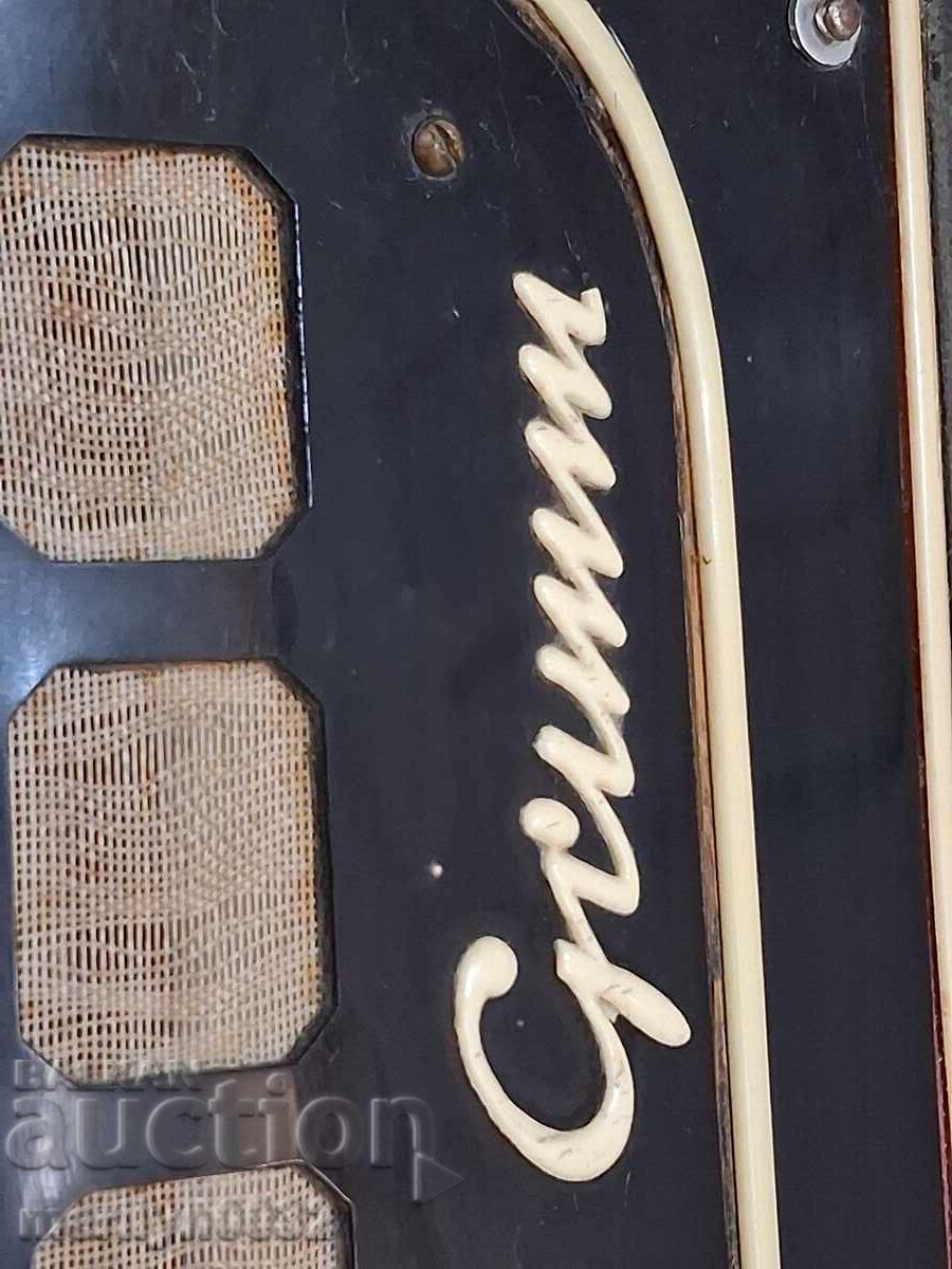 Licitație Acordeon vechi "GRIMM" 80 bași instrument muzical FUNCȚIONEAZĂ