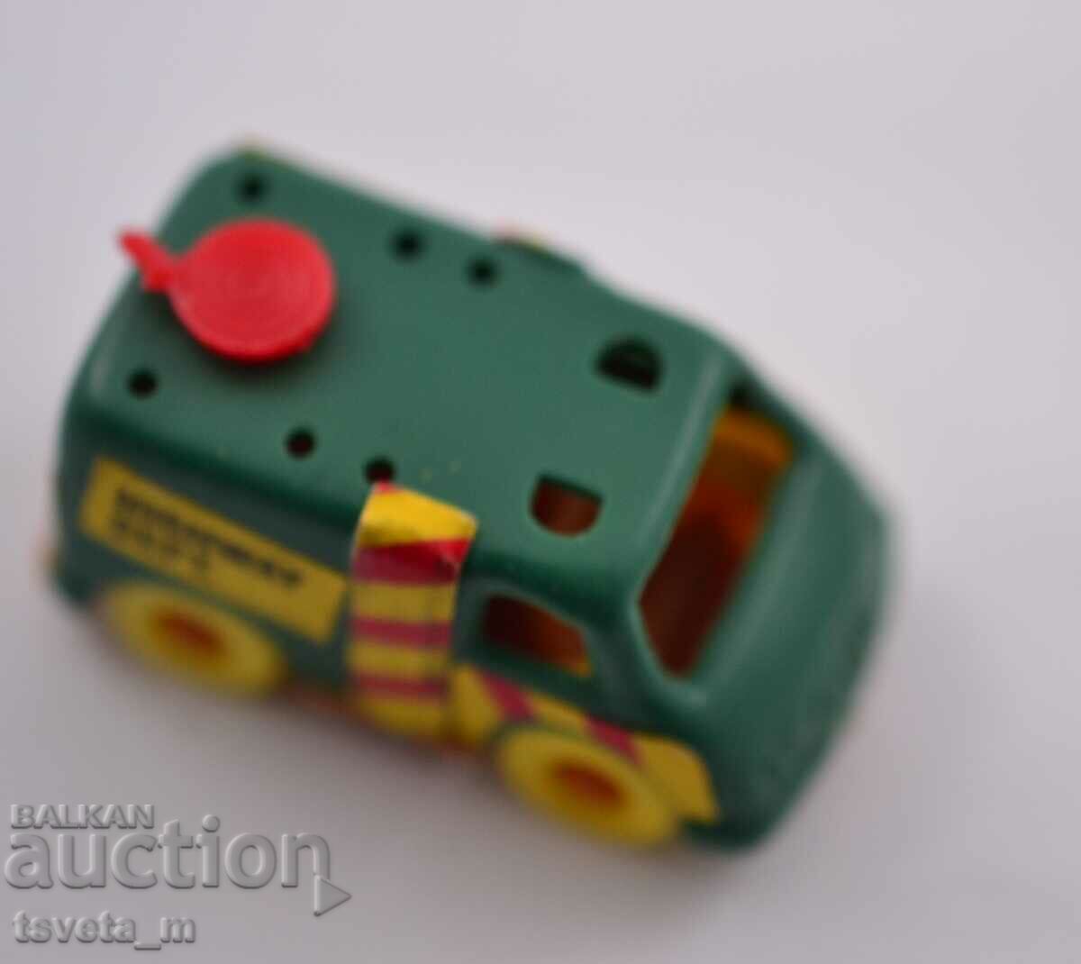 Licitație Cărucior mic din plastic jucării pentru copii „kinder surprise”.
