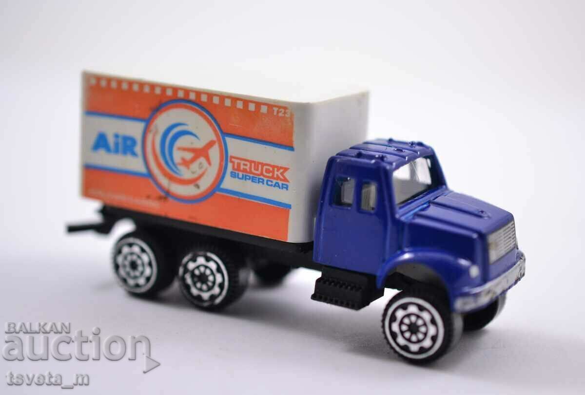 Camion mic din plastic, jucării pentru copii Camion mic din plastic, jucării pentru copii