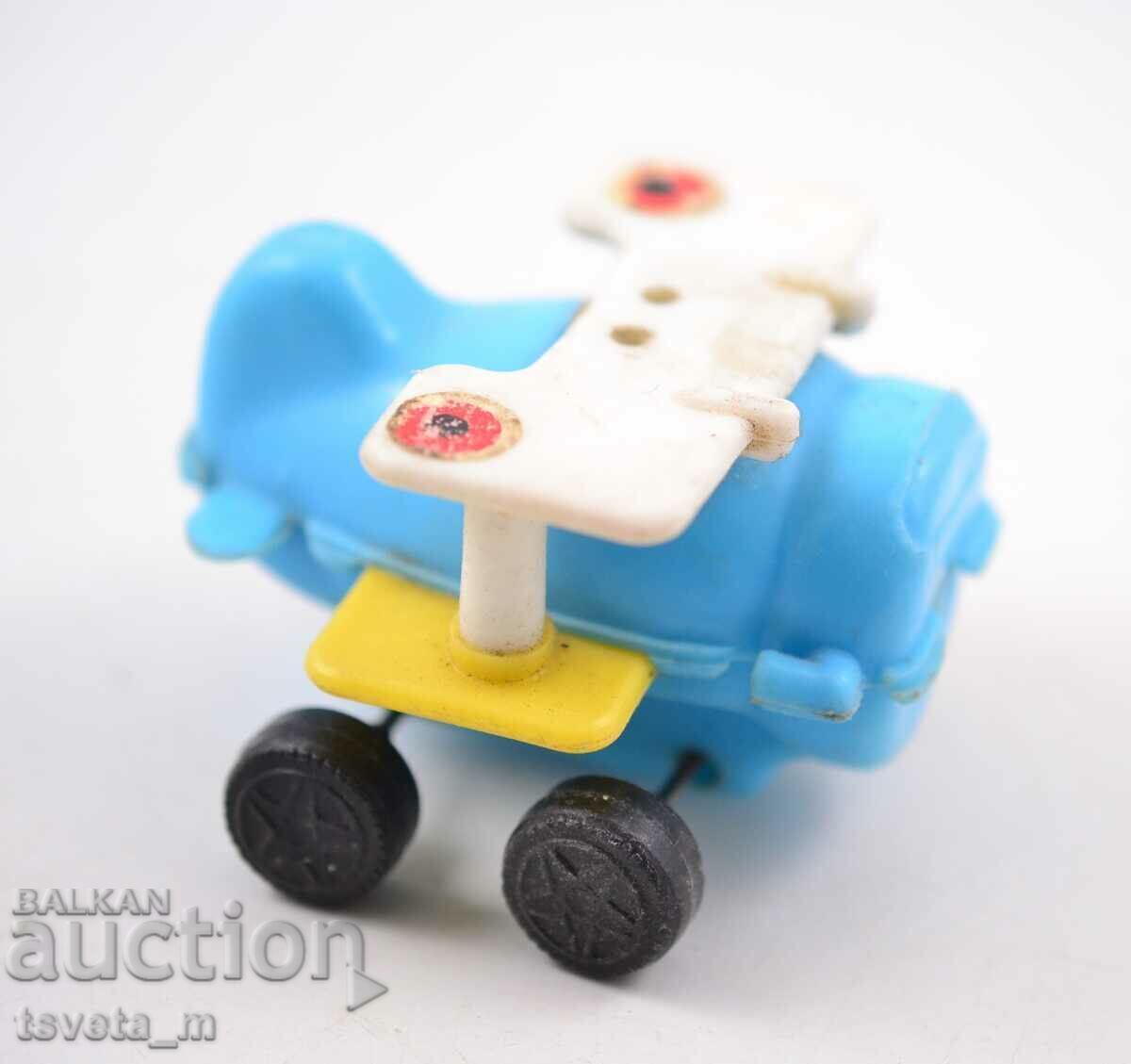 Avion de plastic, jucării, social cu preț € 1.00 | 1.96 BGN Avion de plastic, jucării, social cu preț € 1.00 | 1.96 BGN