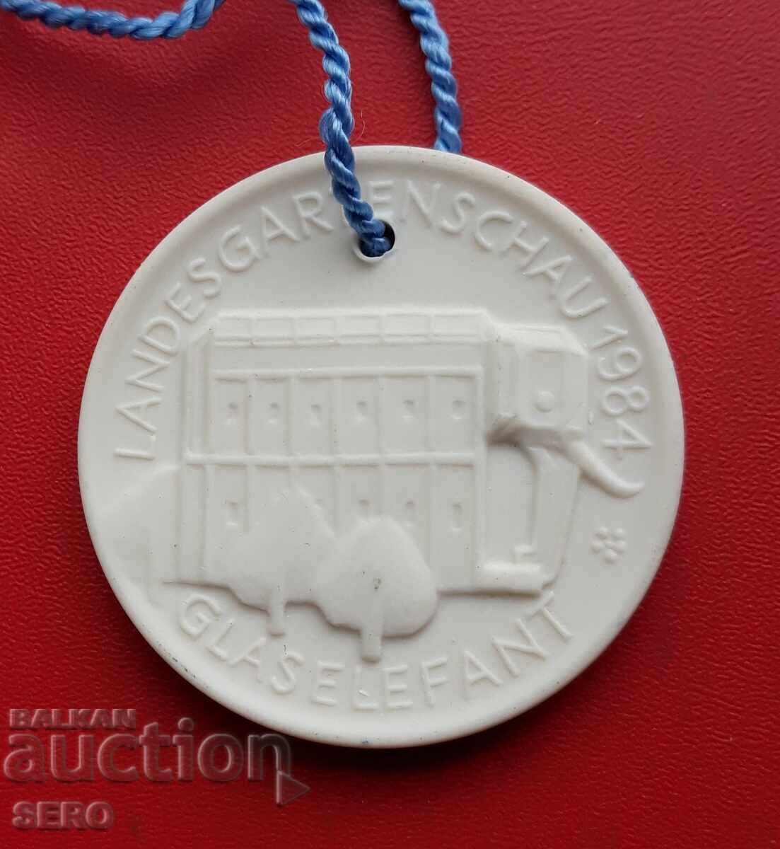 Medalie-Germania-orașul Hamm-porțelan de Meissen cu preț € 5.00 | 9.78 BGN
