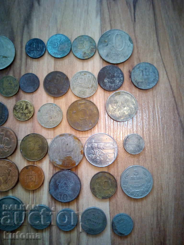Licitație Lot de monede străine și bulgare, 44 bucăți