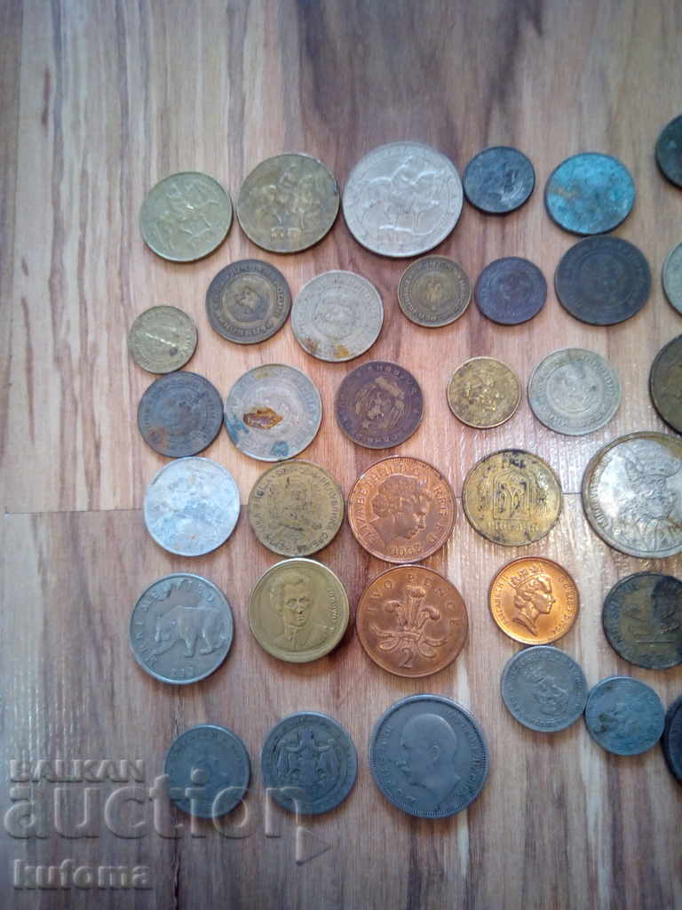Livrarea Lot de monede străine și bulgare, 44 bucăți