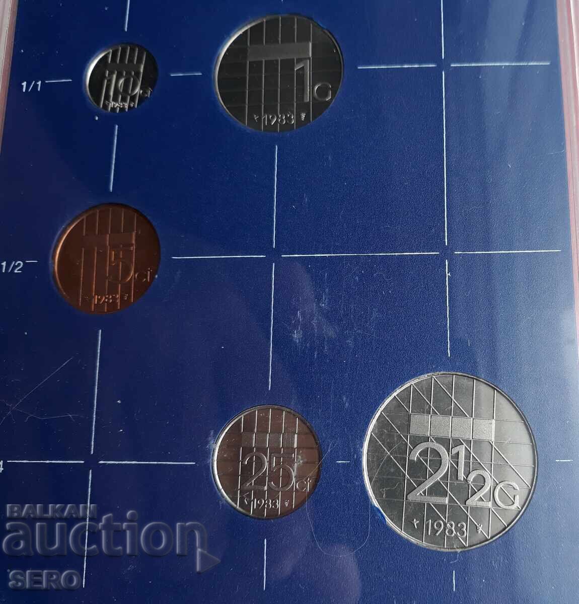 Ολλανδία - ΣΕΤ 1983 από 5 νομίσματα + μετάλλιο με τιμή € 5.00 | 9.78 BGN