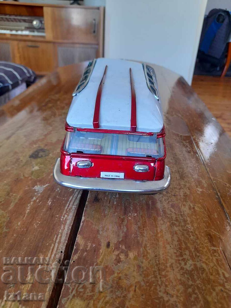 Доставка на Стара играчка автобус