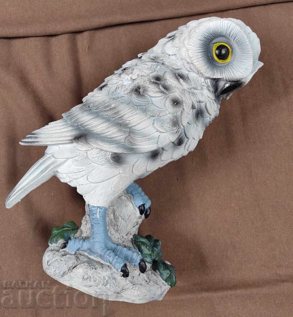 Delivery of LARGE GREAT HORNED OWL BIRD FIGURE STATUETTE Delivery of LARGE GREAT HORNED OWL BIRD FIGURE STATUETTE