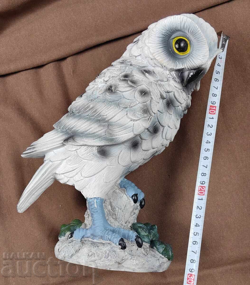 LARGE GREAT HORNED OWL BIRD FIGURE STATUETTE - 5 LARGE GREAT HORNED OWL BIRD FIGURE STATUETTE - 5