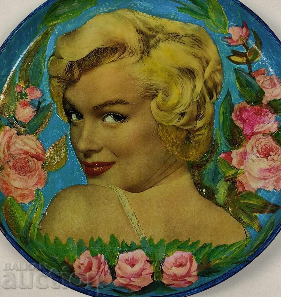 Licitație FARFURIE MARE DIN PORȚELAN MARILYN MONROE VAS DIN PORȚELAN