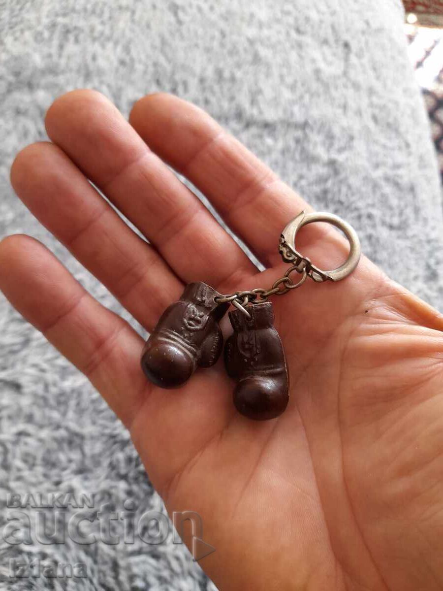 Auction  Vintage CSKA boxing gloves keychain
