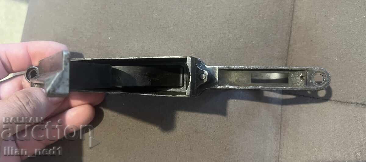 Licitație Cutie pentru cartușe de Mauser sârbesc