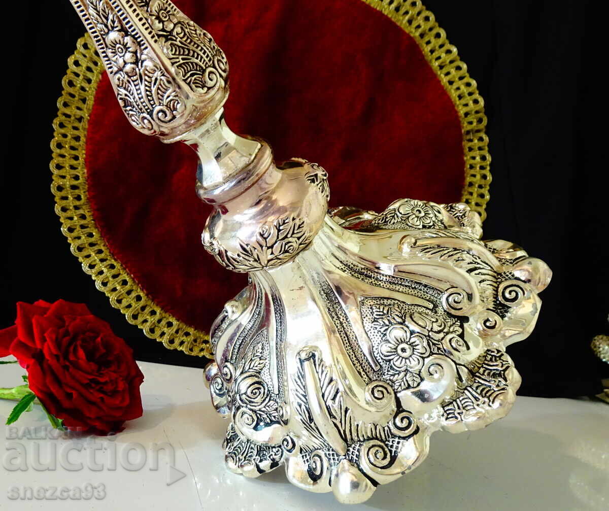 Sfeșnic argintat, trandafiri, ornamente, 36 cm, 1 kg cu preț € 49.99 | 97.77 BGN Sfeșnic argintat, trandafiri, ornamente, 36 cm, 1 kg cu preț € 49.99 | 97.77 BGN