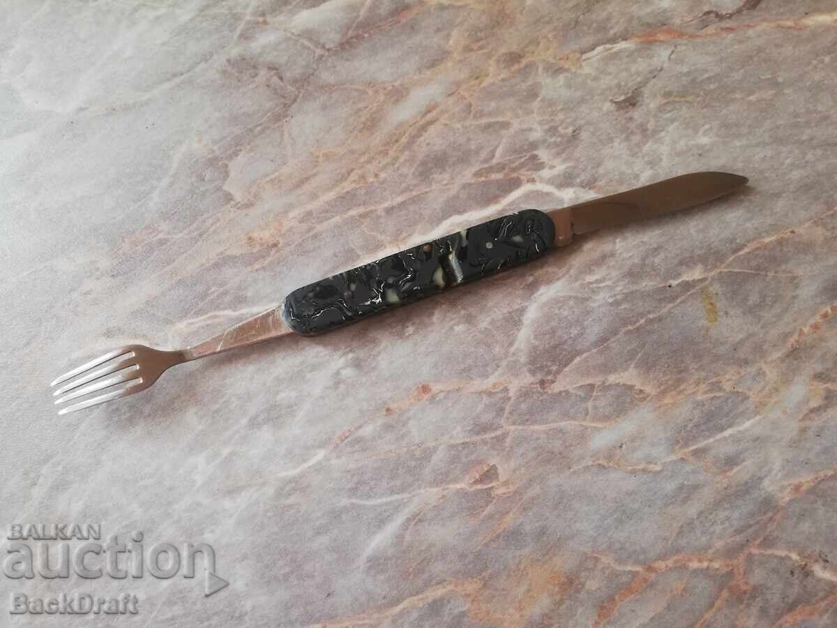 Παράδοση Σπάνιο σοσιαλιστικό πτυσσόμενο σουγιά, μαχαίρι "Σφυρί και Δρεπάνι" Β.Τύρνοβο Παράδοση Σπάνιο σοσιαλιστικό πτυσσόμενο σουγιά, μαχαίρι "Σφυρί και Δρεπάνι" Β.Τύρνοβο