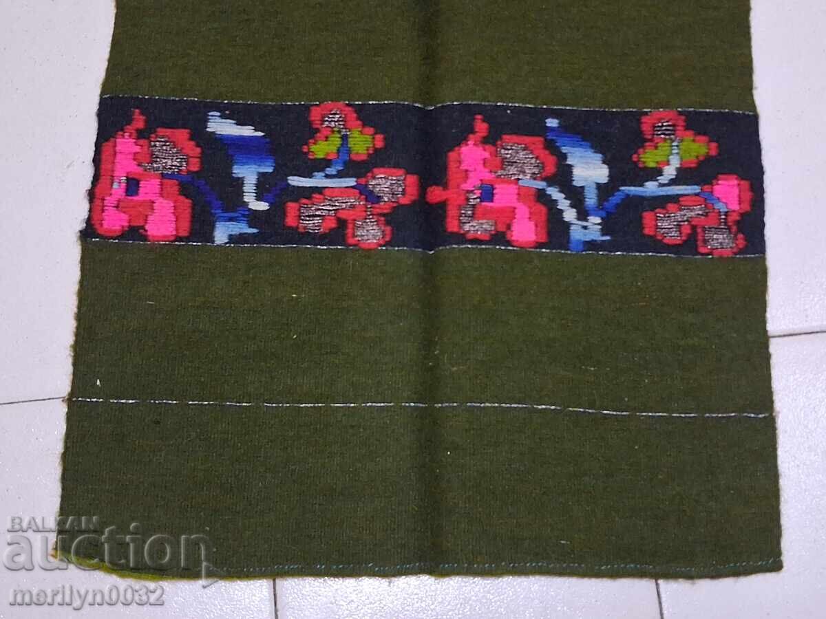 Șorț vechi țesut manual cu broderie, costum cu preț € 57.00 | 111.48 BGN