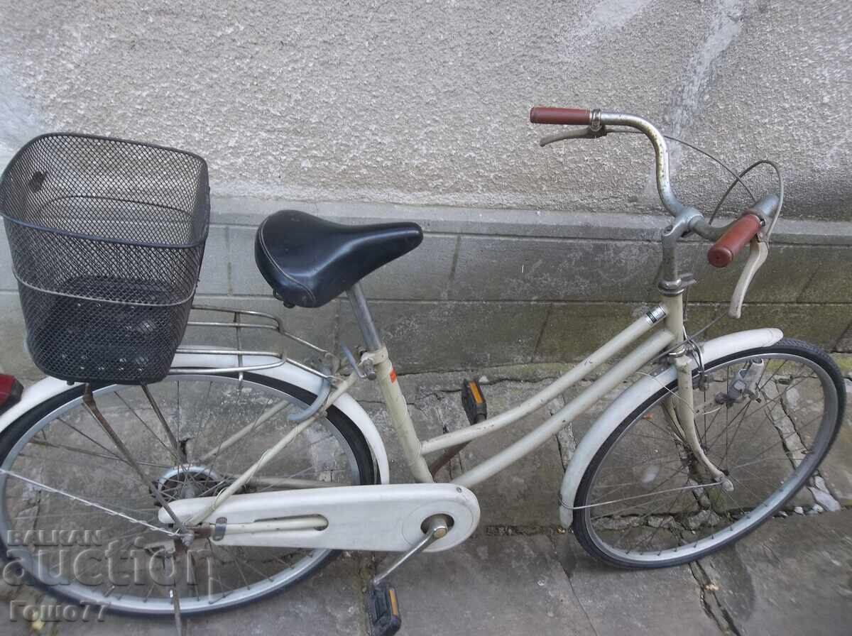 O bicicletă O bicicletă