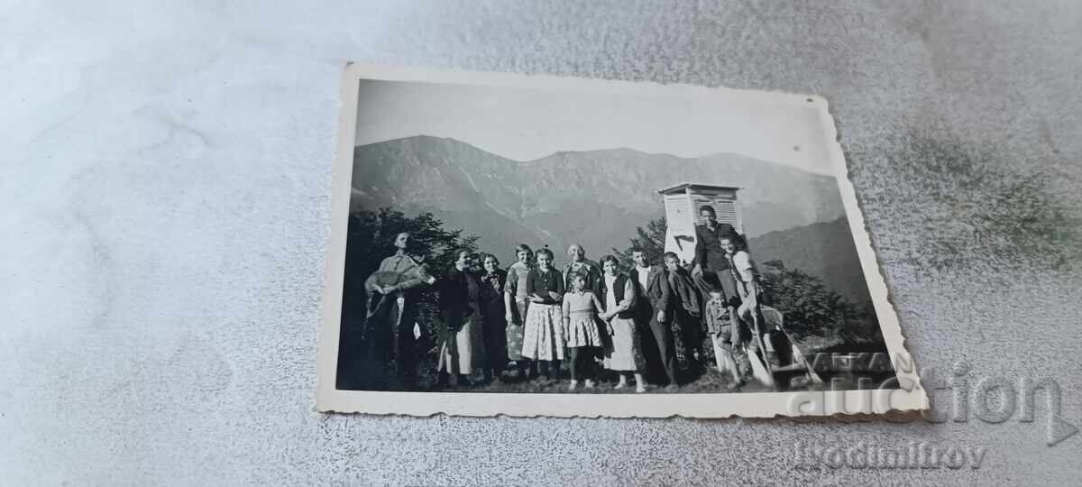 Photograph of the pre-meteorological station at Mazalat Hut, 1940