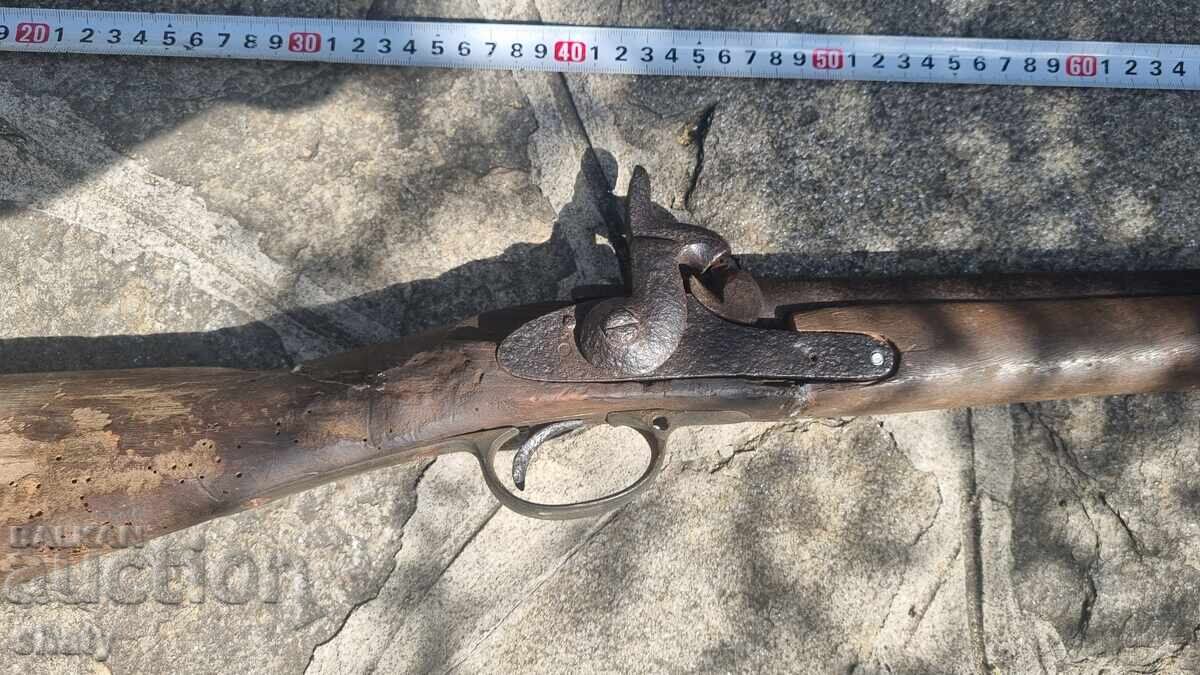 Auction  Old haiduk percussion rifle. Combat model