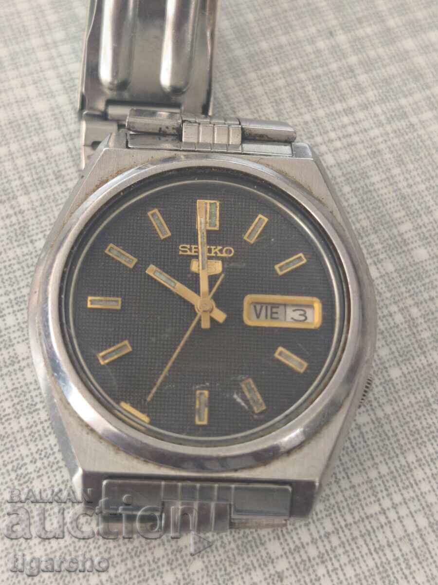 Ceas SEIKO 5 cu preț € 24.00 | 46.94 BGN