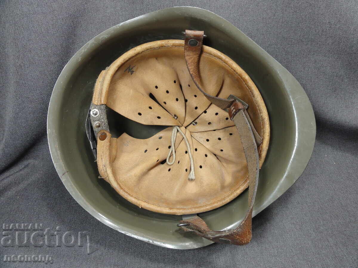 OLD STEEL MILITARY HELMET VZ.53 (M53) CZECHOSLOVAKIA - 5 OLD STEEL MILITARY HELMET VZ.53 (M53) CZECHOSLOVAKIA - 5