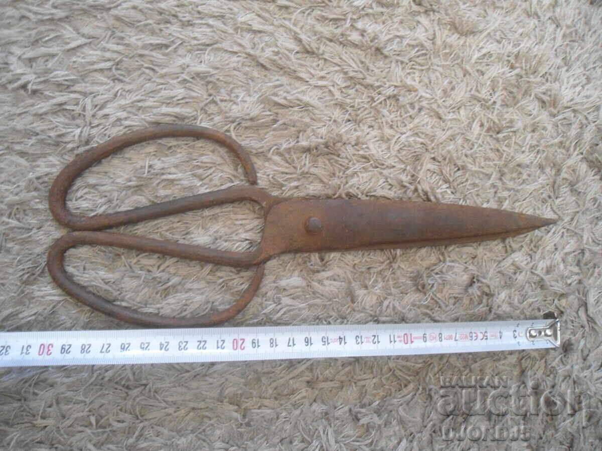 Delivery of Old forged shears